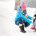 Estas son las herramientas y productos que deberías llevar siempre en tu coche en invierno