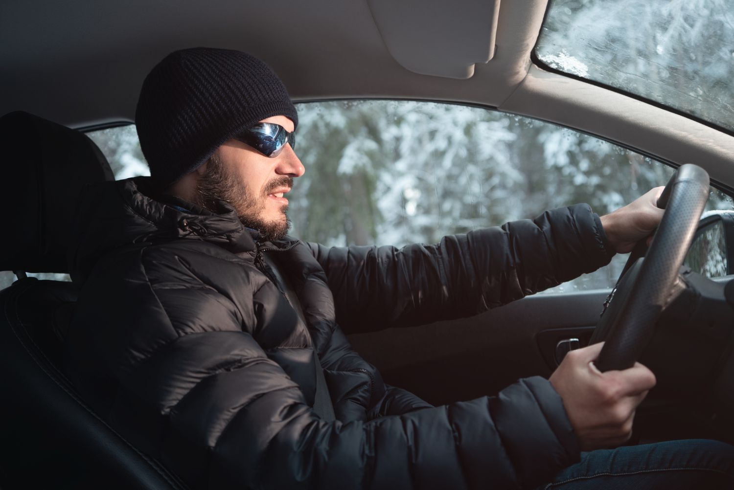 Si conduces con estas gafas de sol, la DGT no dudará en multarte con un pastizal