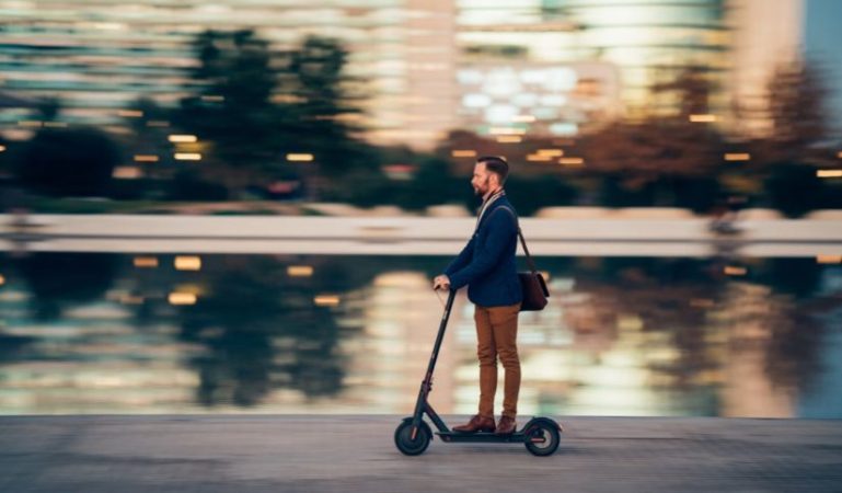 Circulación de vehículos de movilidad personal (vmp) en vías interurbanas: entendiendo las normativas