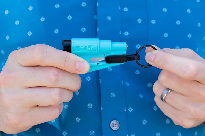 Tienes que llevar en el coche un Resqme, por si acaso