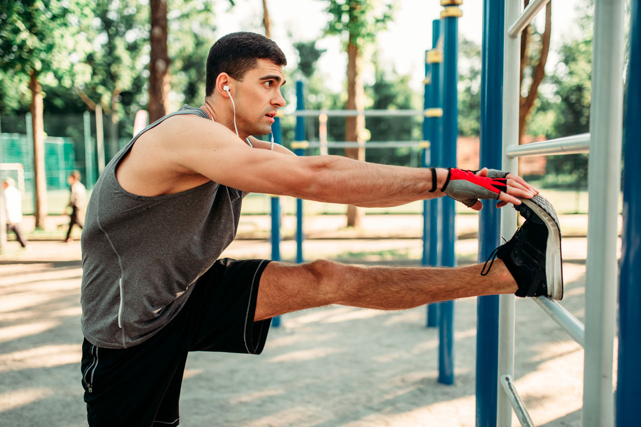 El secreto para estirar antes y después de hacer ejercicio y prevenir lesiones