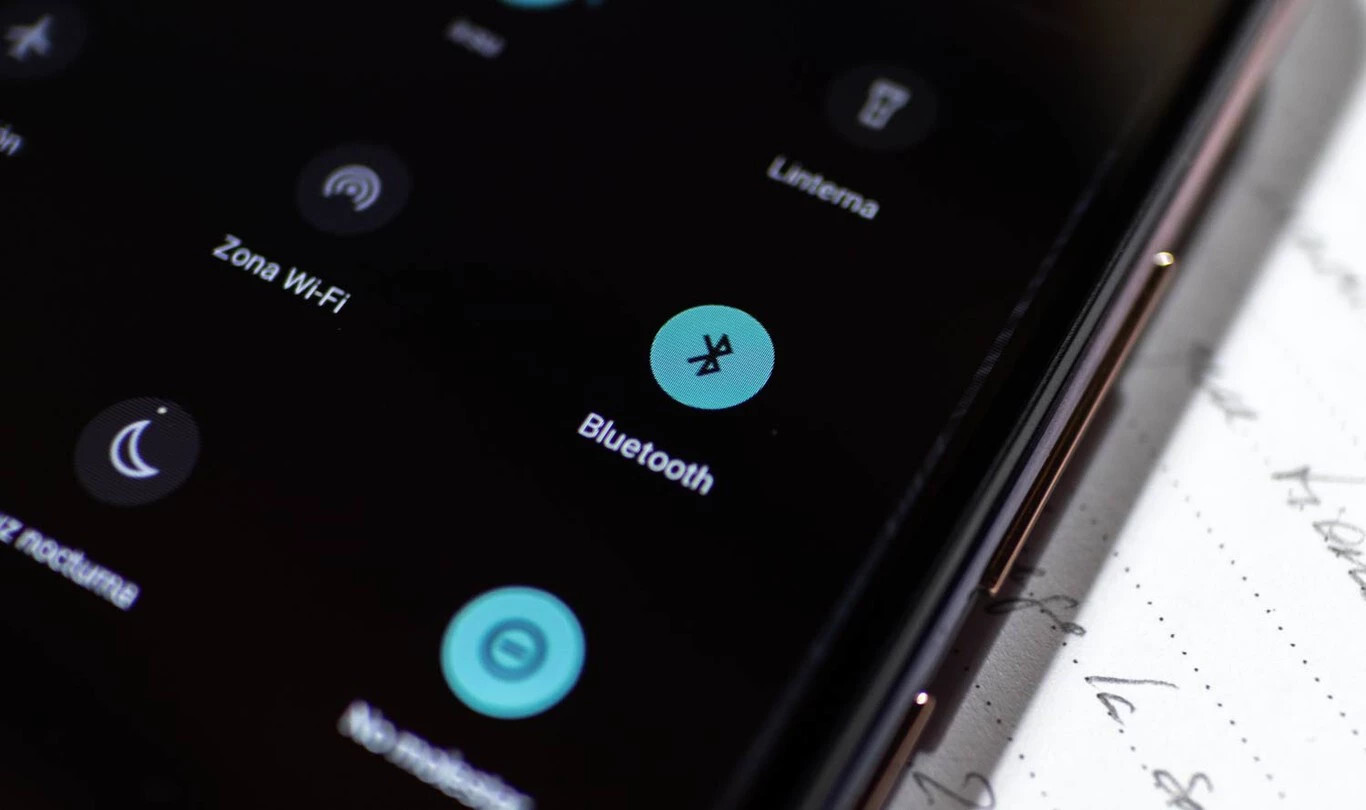 Estos son los motivos por los que deberías tener desconectado el Bluetooth de tu móvil cuando no lo estés usando
