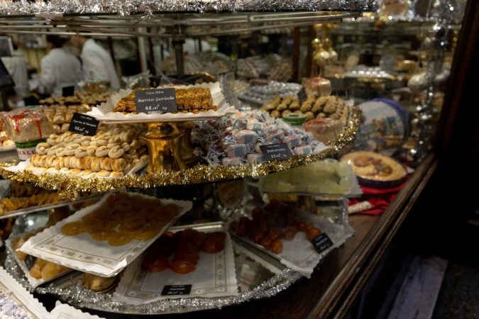 EuropaPress 4854256 expositor dulces navidenos tienda turrones casa mira diciembre 2022 madrid Merca2.es