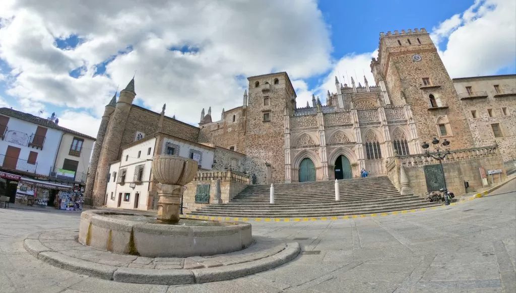 Descubre el tesoro escondido en Extremadura: un pueblo deslumbrante, catalogado entre los más bellos de España