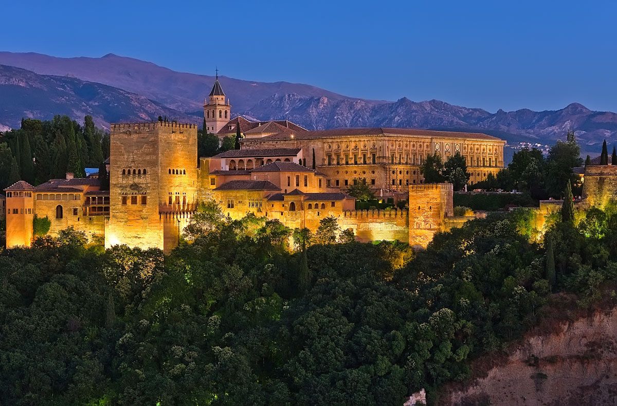 La Alhambra: Un Universo de Detalles