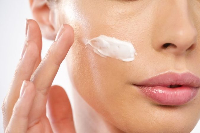 La OCU tiene claro cuál es la mejor crema facial hidratante de supermercado y encima a 5 euros