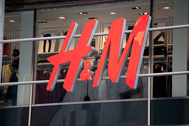 H&M no defrauda con su nueva ropa deportiva y denim para ir cómoda esta Semana Santa