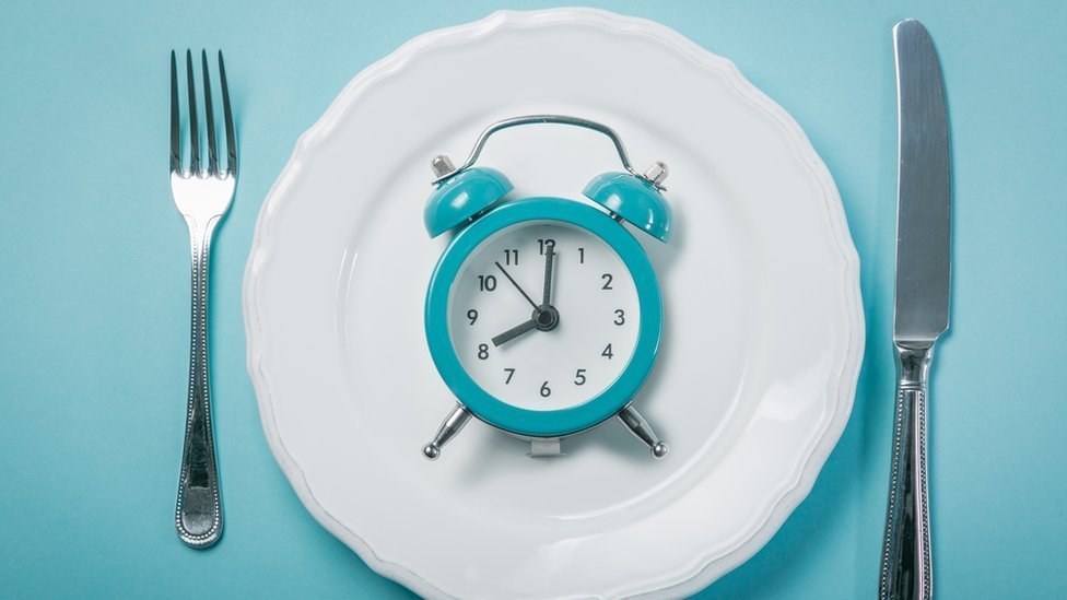 Los expertos recomiendan cenar a esta hora en concreto para no poner en riesgo tu salud