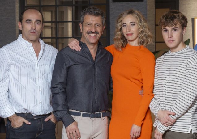 ‘4 estrellas’: se destapa el lado más oscuro de Rafael y Marta se lía con el marido de su mejor amiga 7 Merca2.es Miguel Javier, SIlvia y Jon