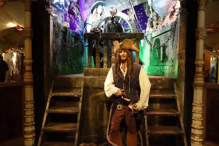 Descubre el encanto secreto del Museo de Cera de Madrid: Figuras que casi respiran 2 Merca2.es Un Viaje a la Fantasía