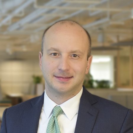 ¿Cuáles son los vientos en contra para Europa frente a EE.UU. en 2024? 1 Merca2.es Nick Wylenzek estratega macroeconomico de Wellington Management Merca2.es