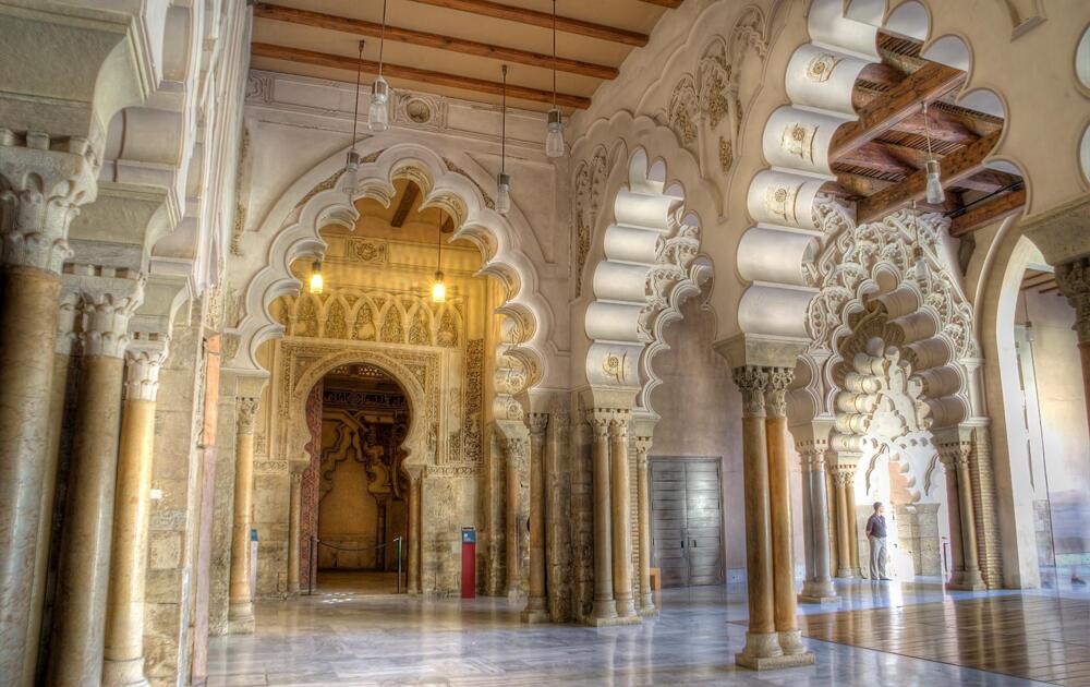 Secretos de reyes: las historias ocultas del Palacio de la Aljafería en Zaragoza