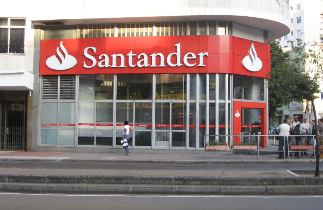 De Banco Santander a Caixabank, la banca del Ibex se enfrenta por las pensiones privadas