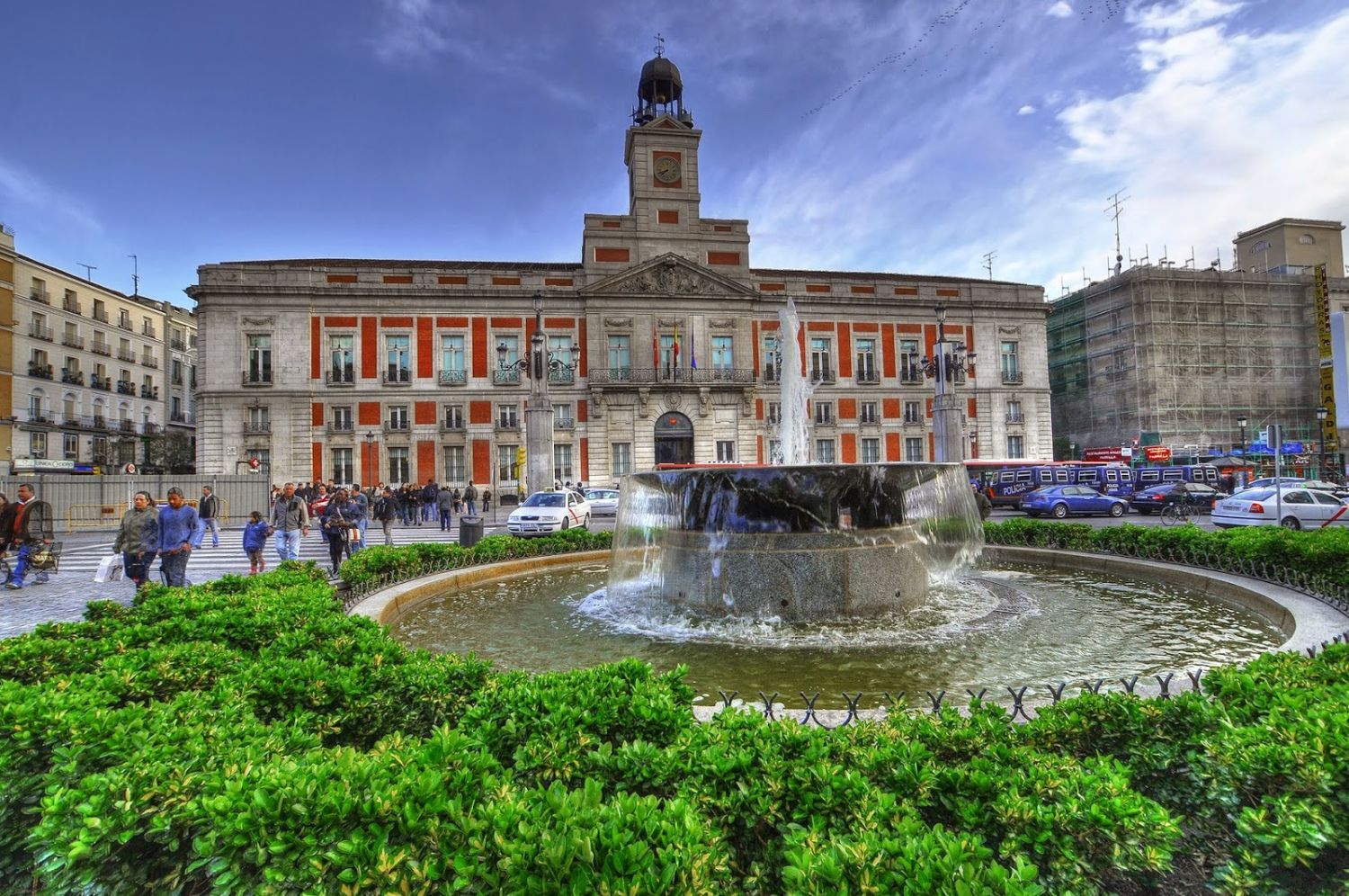 La Puerta del Sol de Madrid: Más allá del Kilómetro Cero, un centro de historia y cultura