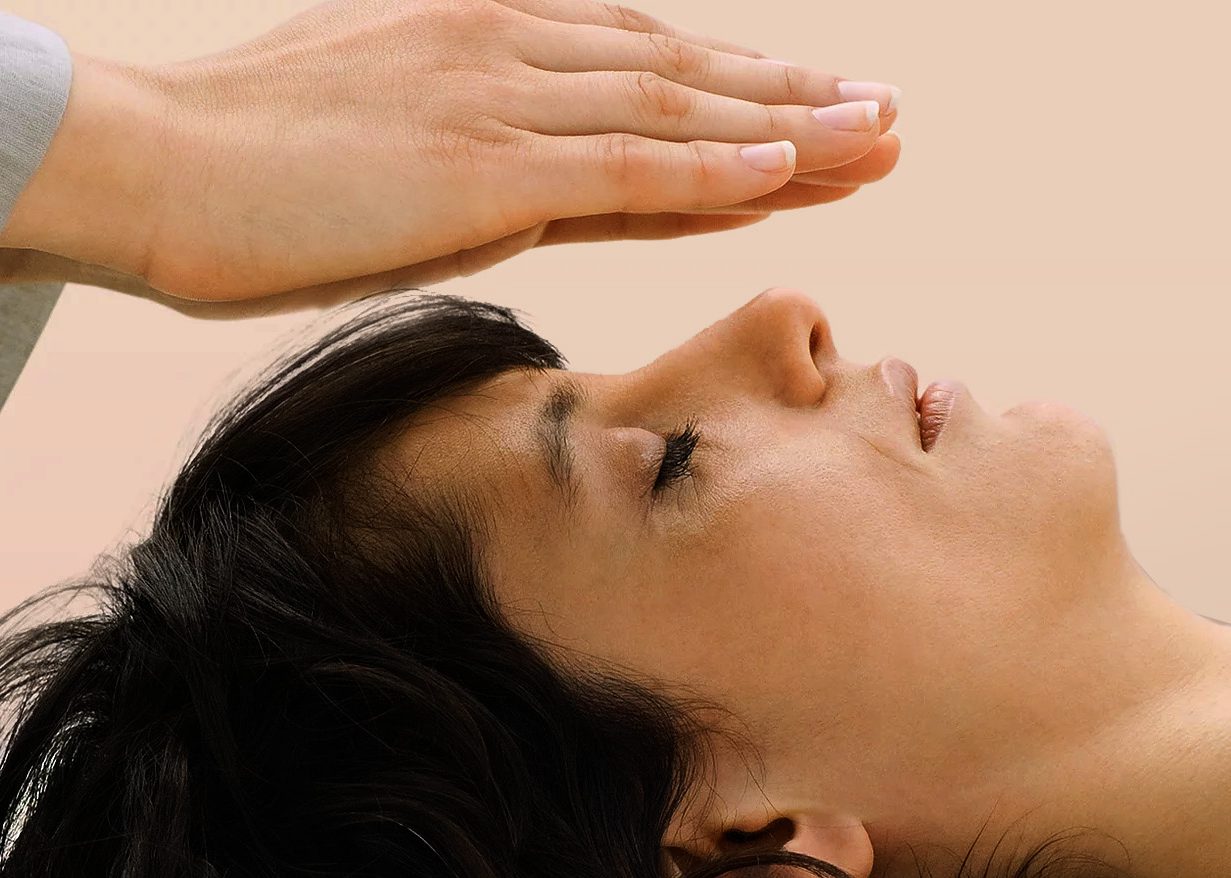 EL ORIGEN DEL REIKI: UNA TERAPIA DE SANACIÓN ENERGÉTICA