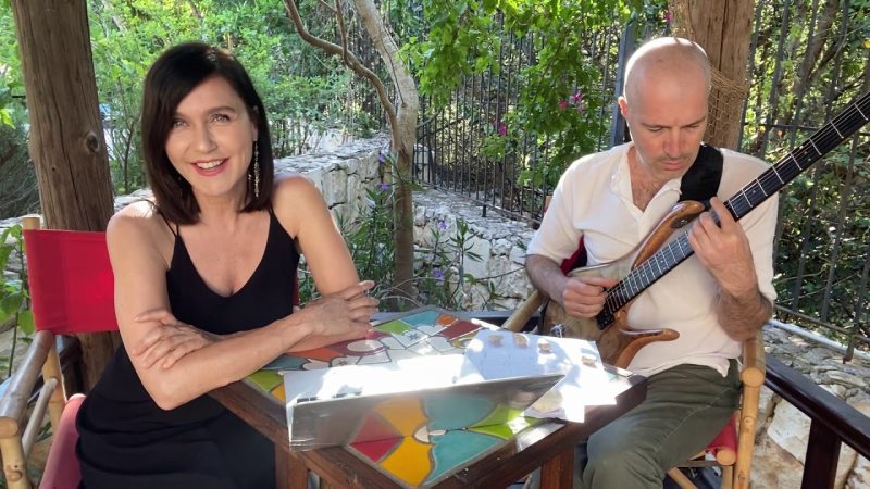 Şevval Sam y Sharp Maden