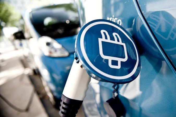 Si estas pensando en comprar un coche hibrido o electrico este informe de la OCU te explica el precio de sus seguros 4 1 Merca2.es