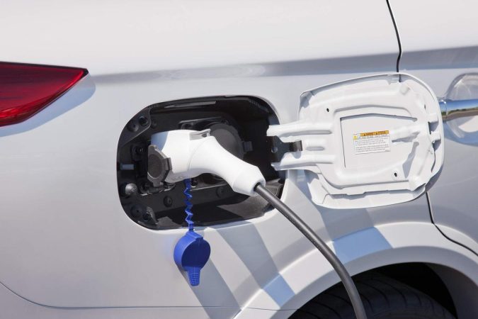 Si estas pensando en comprar un coche hibrido o electrico este informe de la OCU te explica el precio de sus seguros 5 Merca2.es