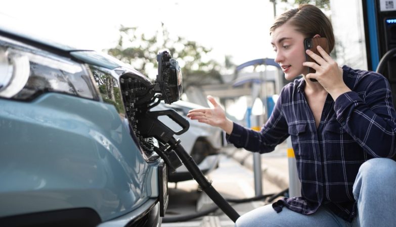Si estas pensando en comprar un coche hibrido o electrico este informe de la OCU te explica el precio de sus seguros 7 Merca2.es
