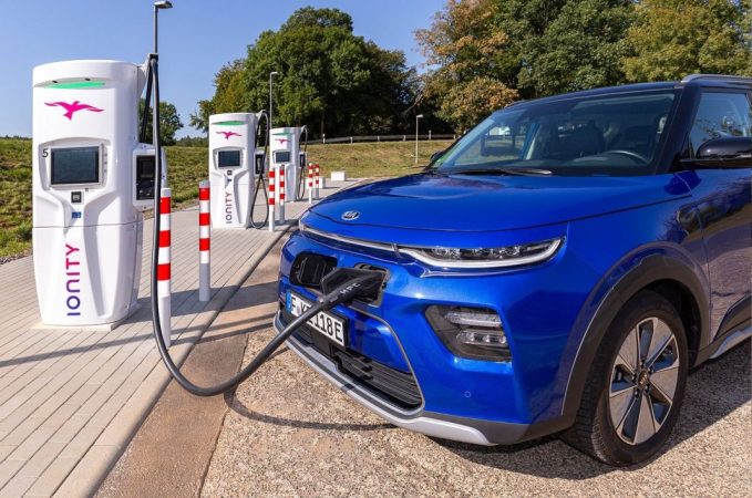 Si estas pensando en comprar un coche hibrido o electrico este informe de la OCU te explica el precio de sus seguros 9 Merca2.es