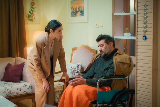 Suzan y Akif en 'Hermanos'