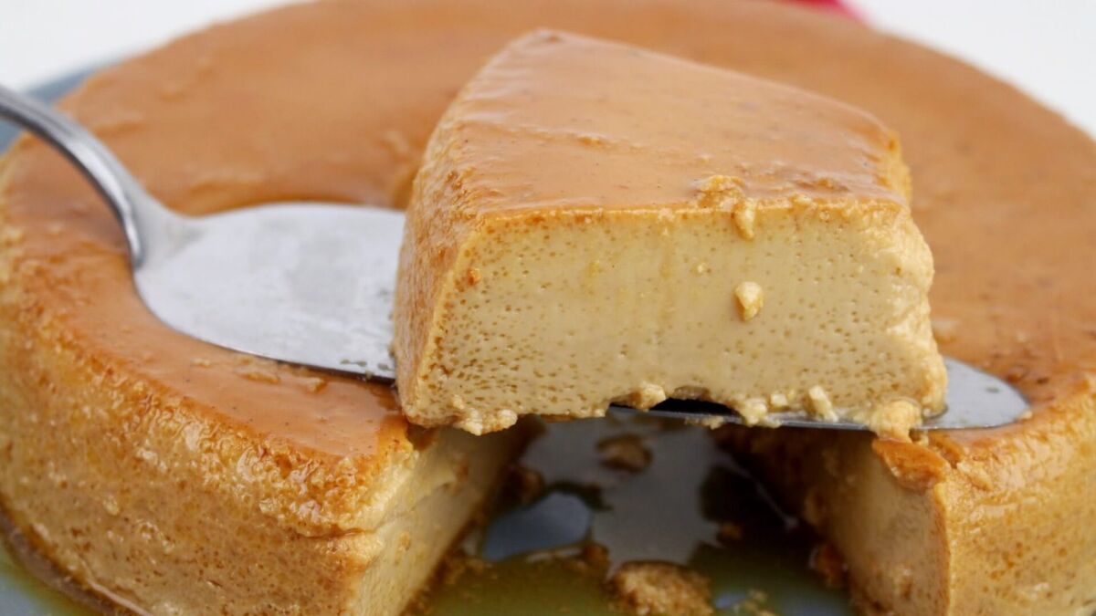 Prepara un delicioso flan de turrón sin horno en menos de 20 minutos