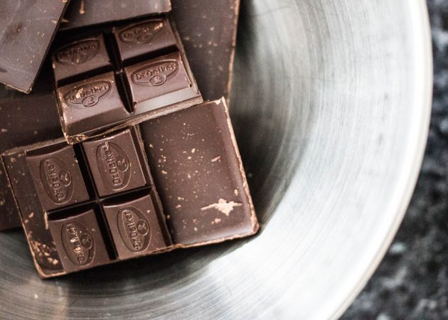 OCU: si te gusta el chocolate negro, este te va a volver loco y además es muy barato 8 Merca2.es Te contamos lo que el chocolate puede hacer por tu salud en invierno 8 Merca2.es