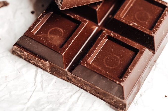 OCU: si te gusta el chocolate negro, este te va a volver loco y además es muy barato 9 Merca2.es Te contamos lo que el chocolate puede hacer por tu salud en invierno 9 Merca2.es