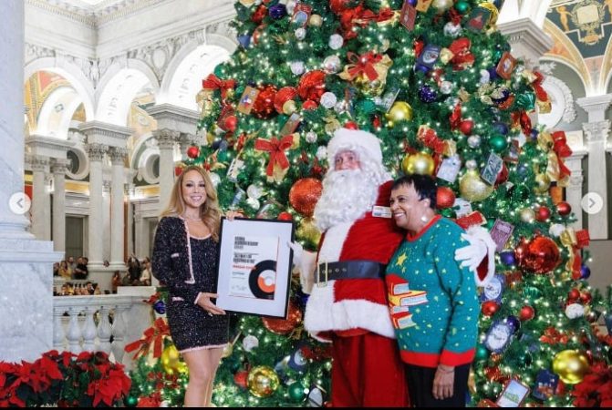 El "All I Want for Christmas Is You" de Mariah Carey ya va a cumplir los 30 años