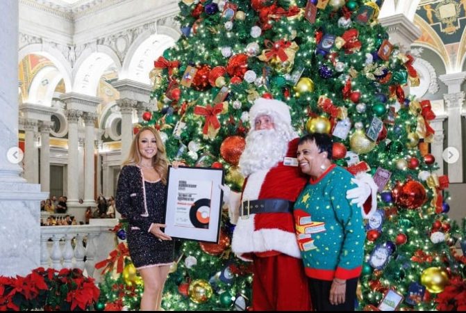 Estos son los mercadillos de Navidad en los que más vas a ver disfrutar a tus hijos 38 Merca2.es Te contamos lo que gana Mariah Carey cada Navidad con All I Want for Christmas Is You 2 Merca2.es