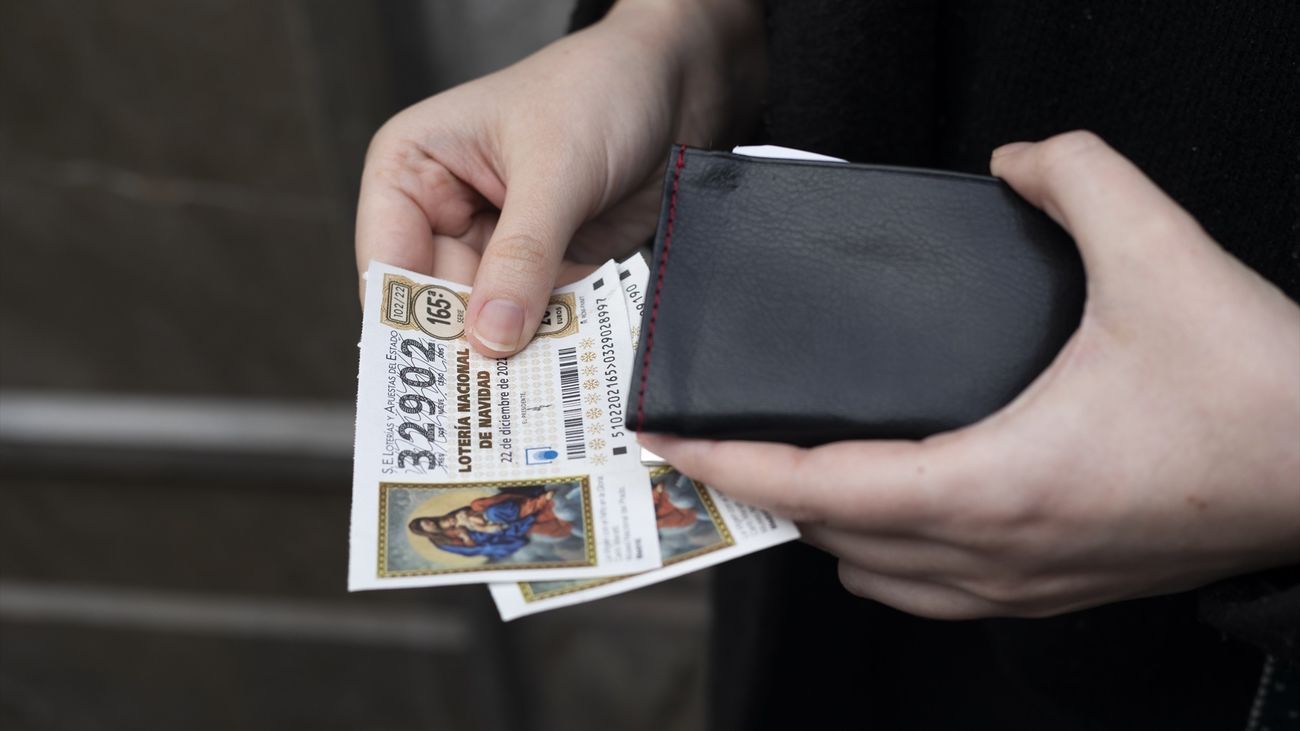 Te contamos lo qué tienes que hacer si quieres cobrar tu décimo de Lotería premiado