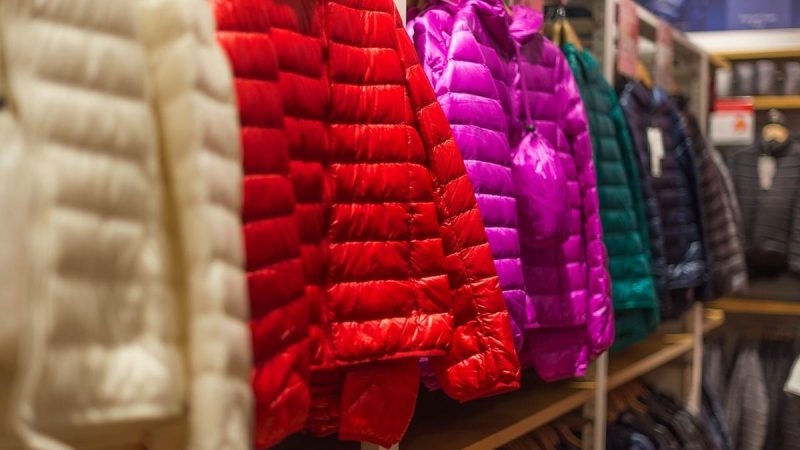 ¡Descubre las mejores maneras de secar tu prenda de plumas con estilo y efectividad!