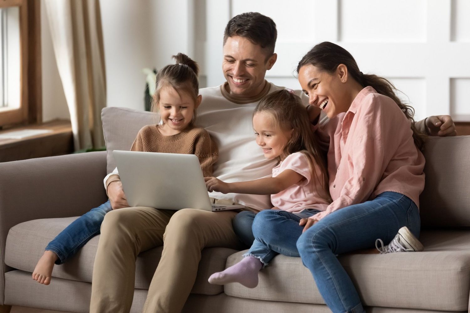 Aprende a mejorar tus relaciones familiares construyendo puentes de comunicación
