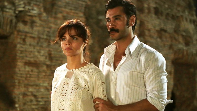 Züleyha y Yılmaz en Tierra Amarga