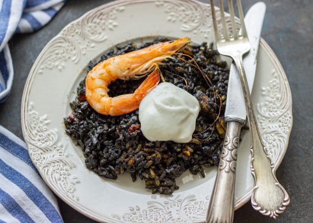 arroz negro con alioli Merca2.es