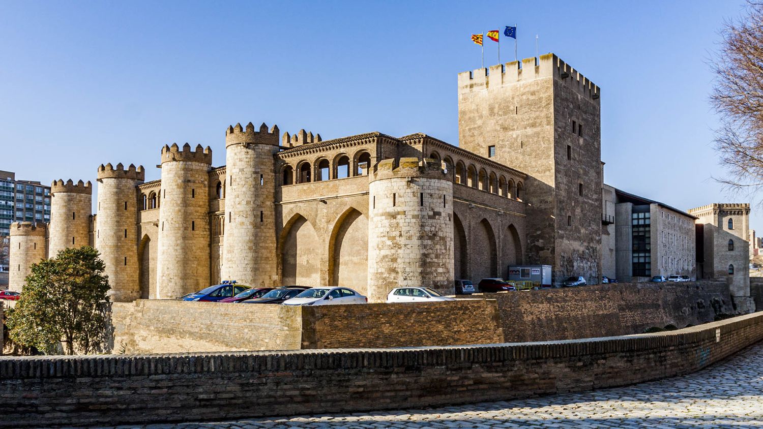 Secretos de reyes: las historias ocultas del Palacio de la Aljafería en Zaragoza