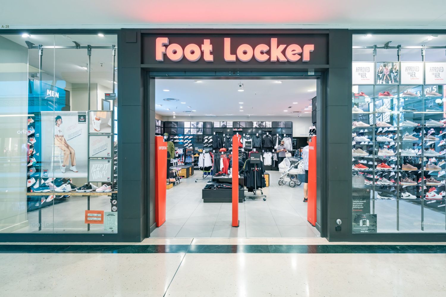 Adidas, Puma y Nike llenan de oro las arcas de Foot Locker