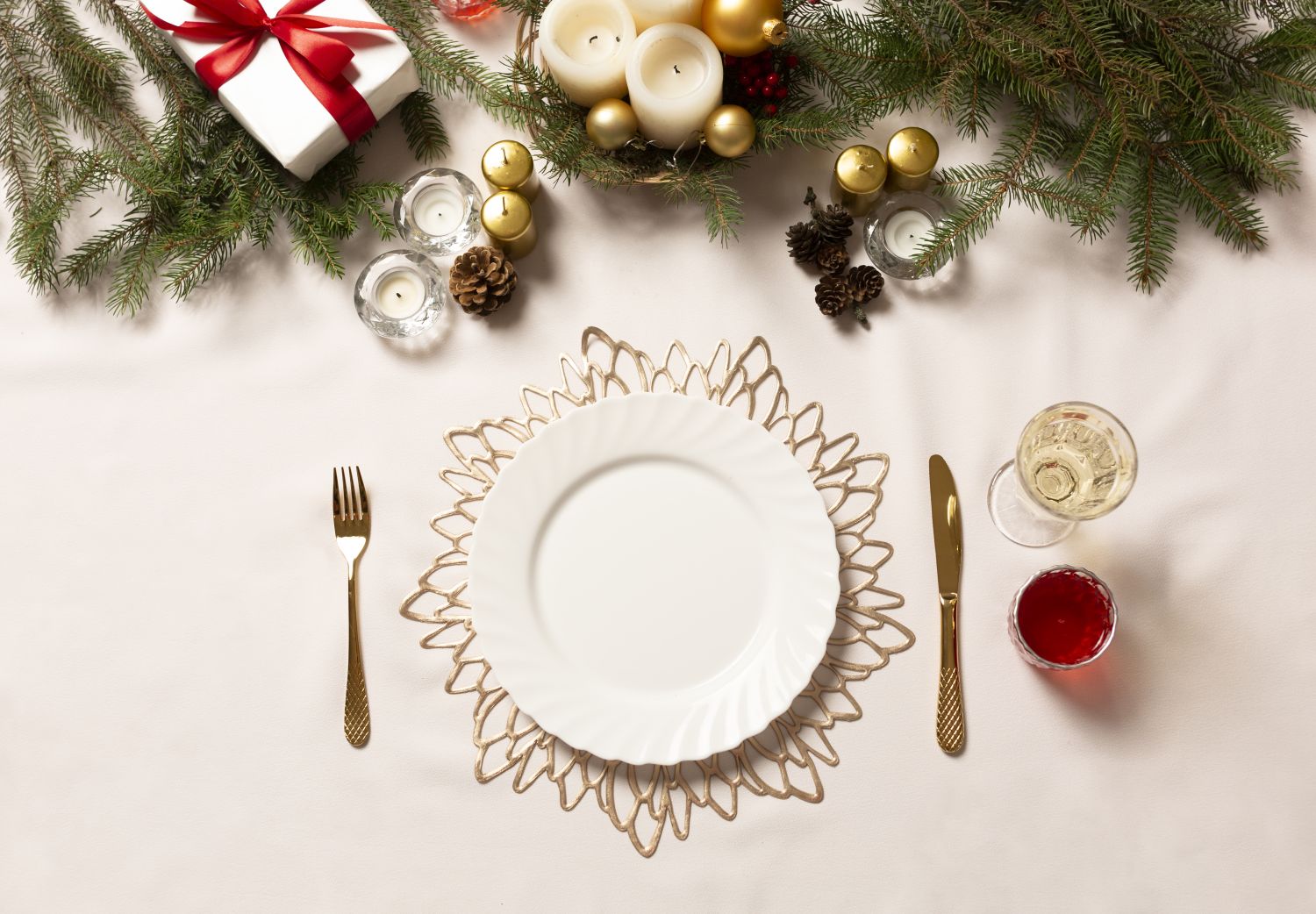 Ya puedes ir pensando en tus cenas navideñas con esta vajilla de Primark a un precio irrechazable