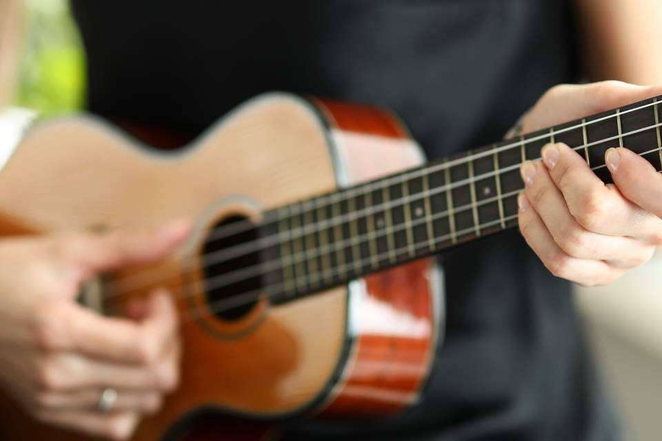El curso de ukelele del centro La Clave