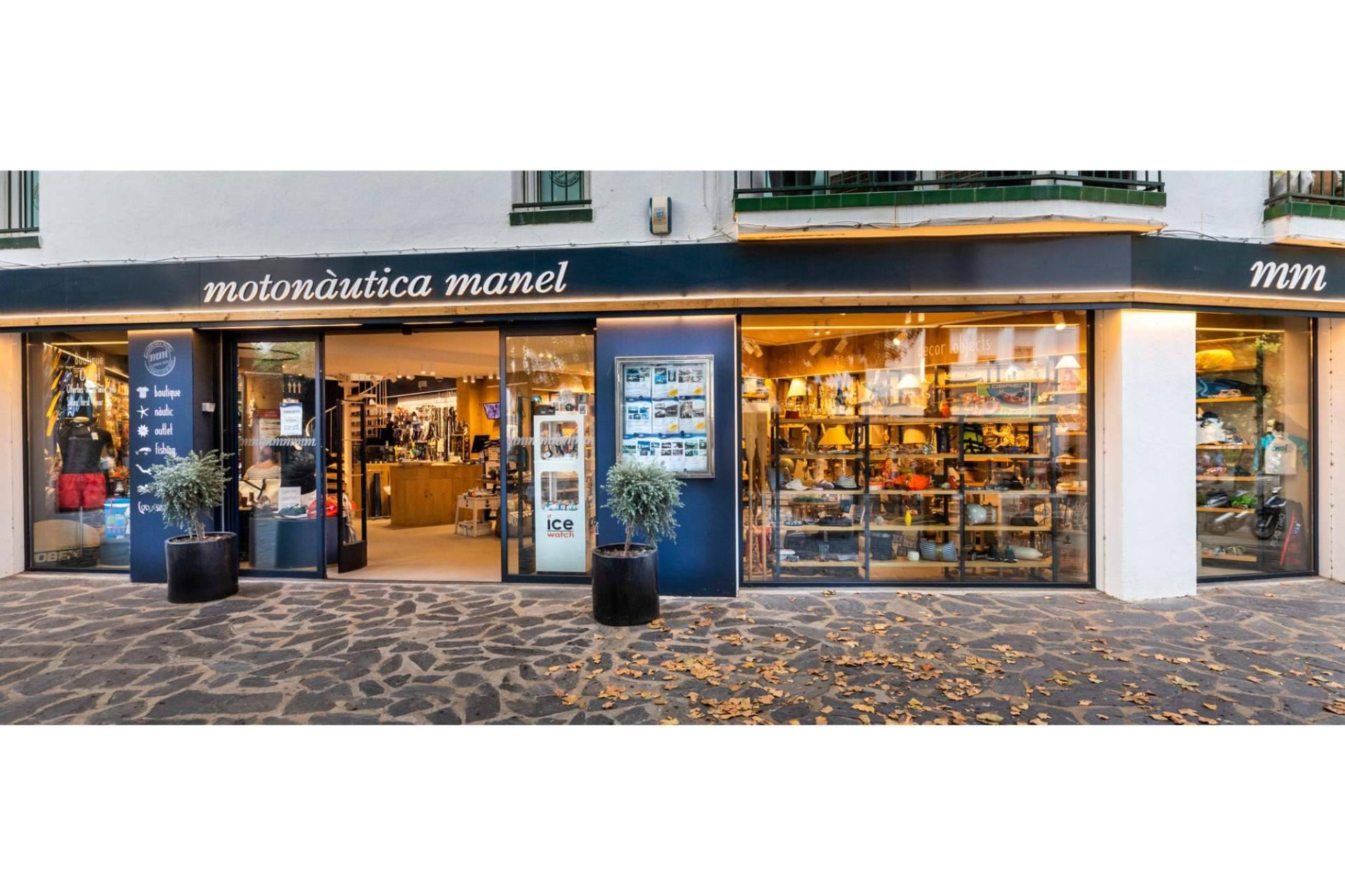 Motonàutica Manel lleva a cabo la venta de embarcaciones en Cadaqués y Cap de Creus