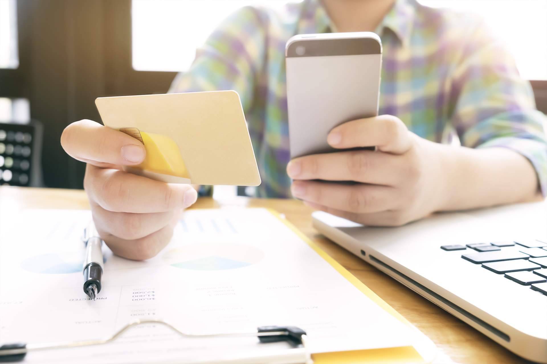 ¿Cómo mejorar la experiencia del cliente en el sector bancario y financiero? Los cuatro tips imprescindibles