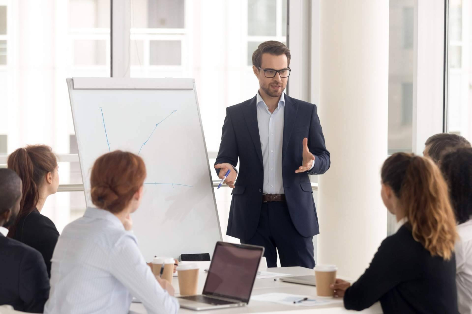 Capacitación a equipos de ventas con la formación profesional de EGCI
