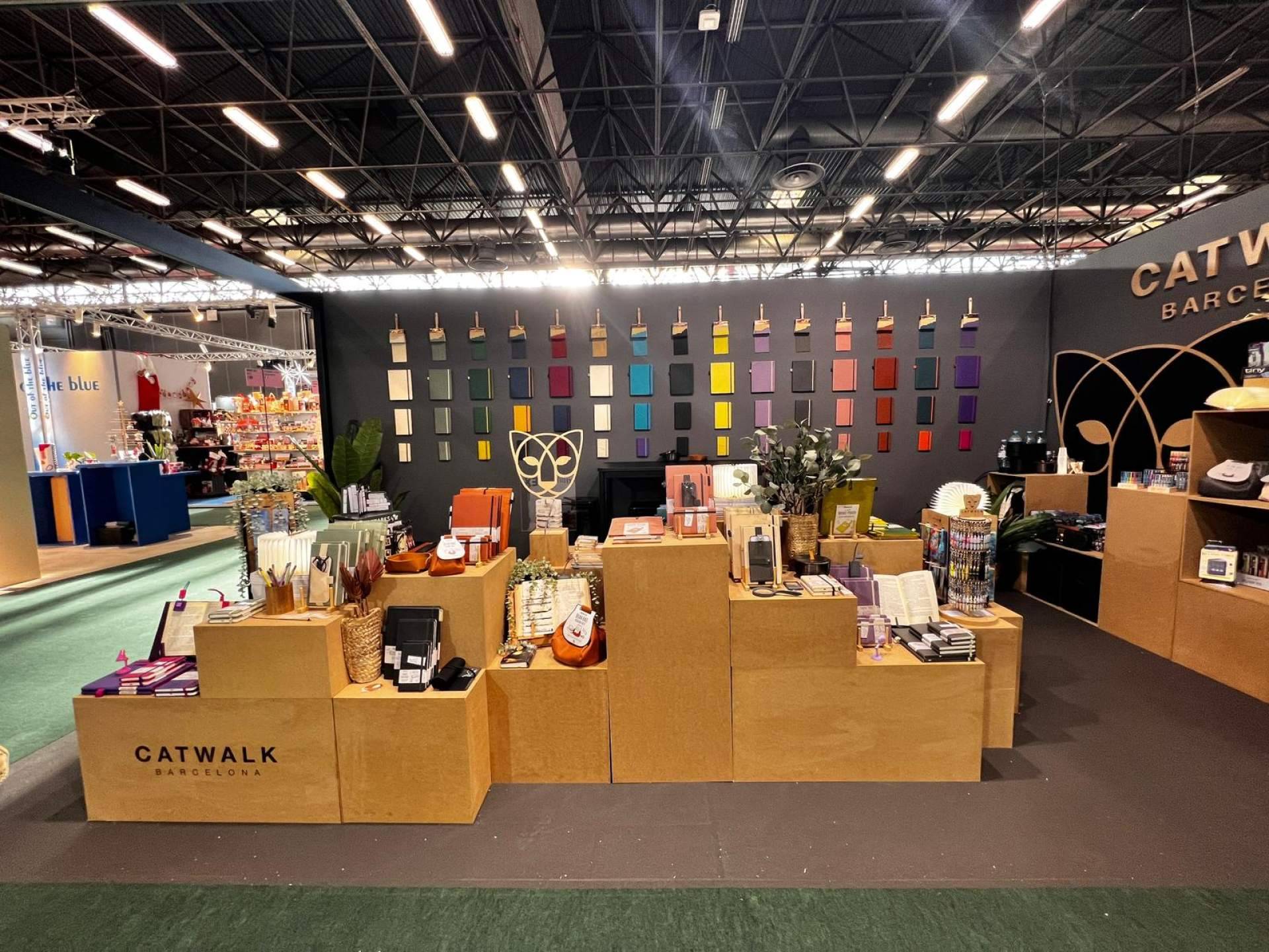 Los originales book lights de Catwalk, las lámparas para seguir leyendo después de apagar las luces