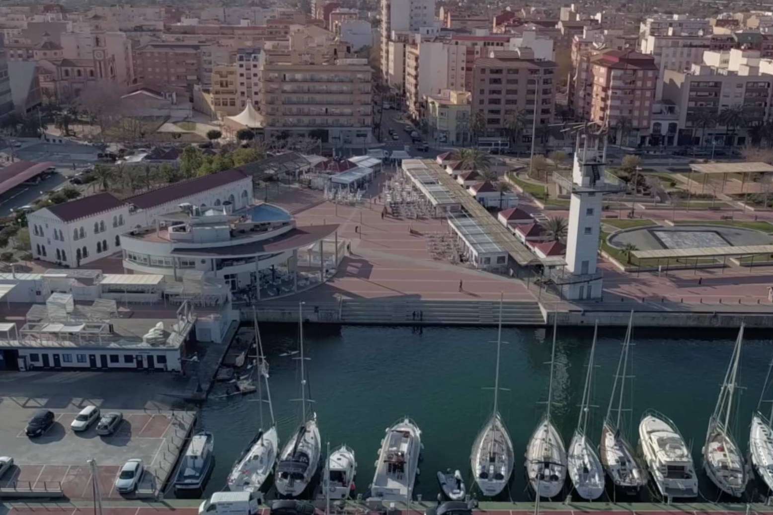 Los establecimientos de hostelería de La Plaza del Mar