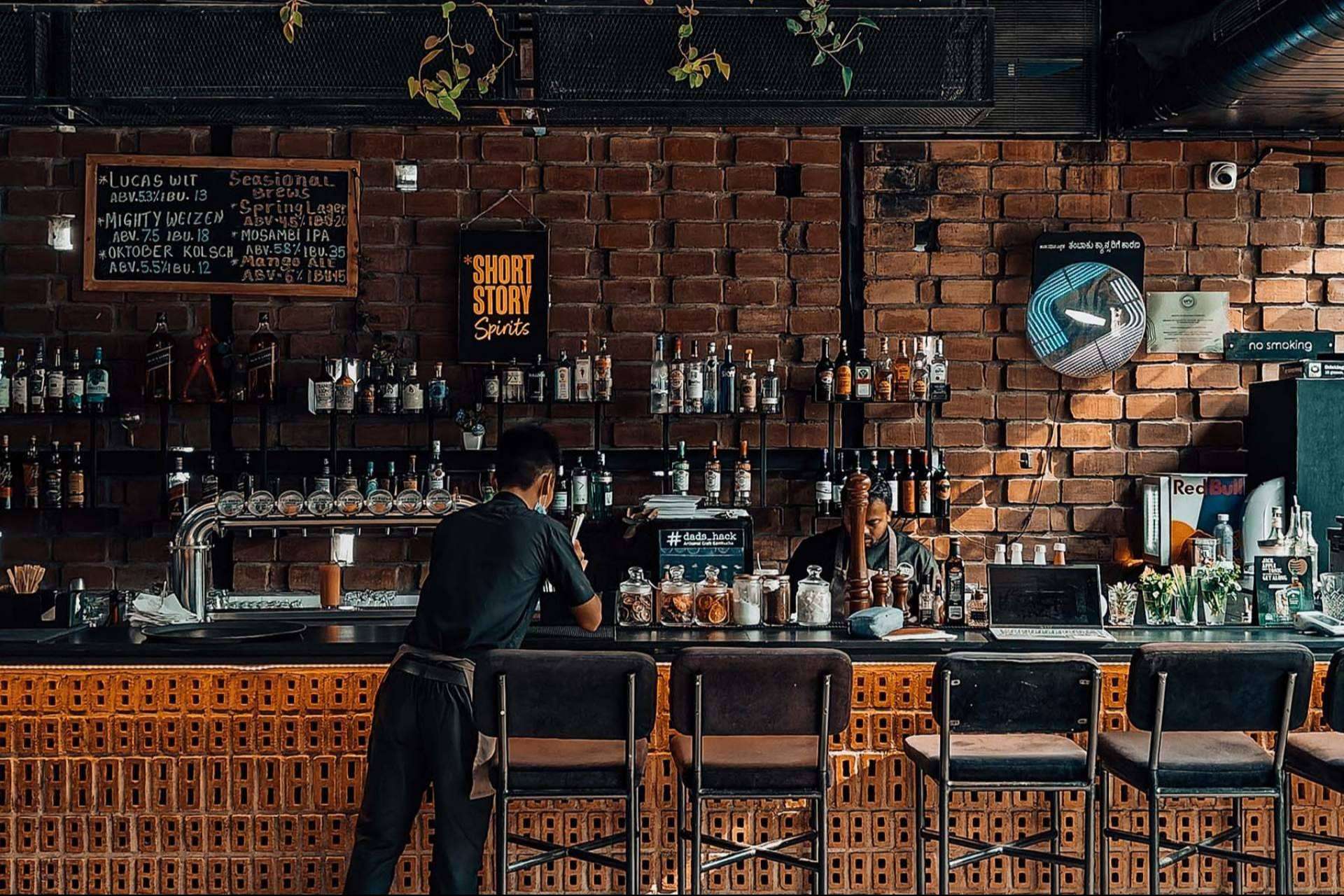 INDAStudio, expertos en interiorismo de bares y cafeterías