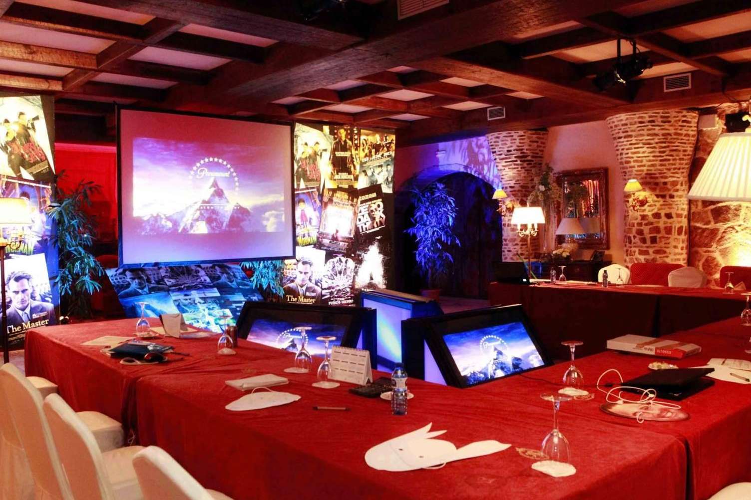 ¿Qué tipos de eventos corporativos que se pueden realizar en Aldea Santillana?