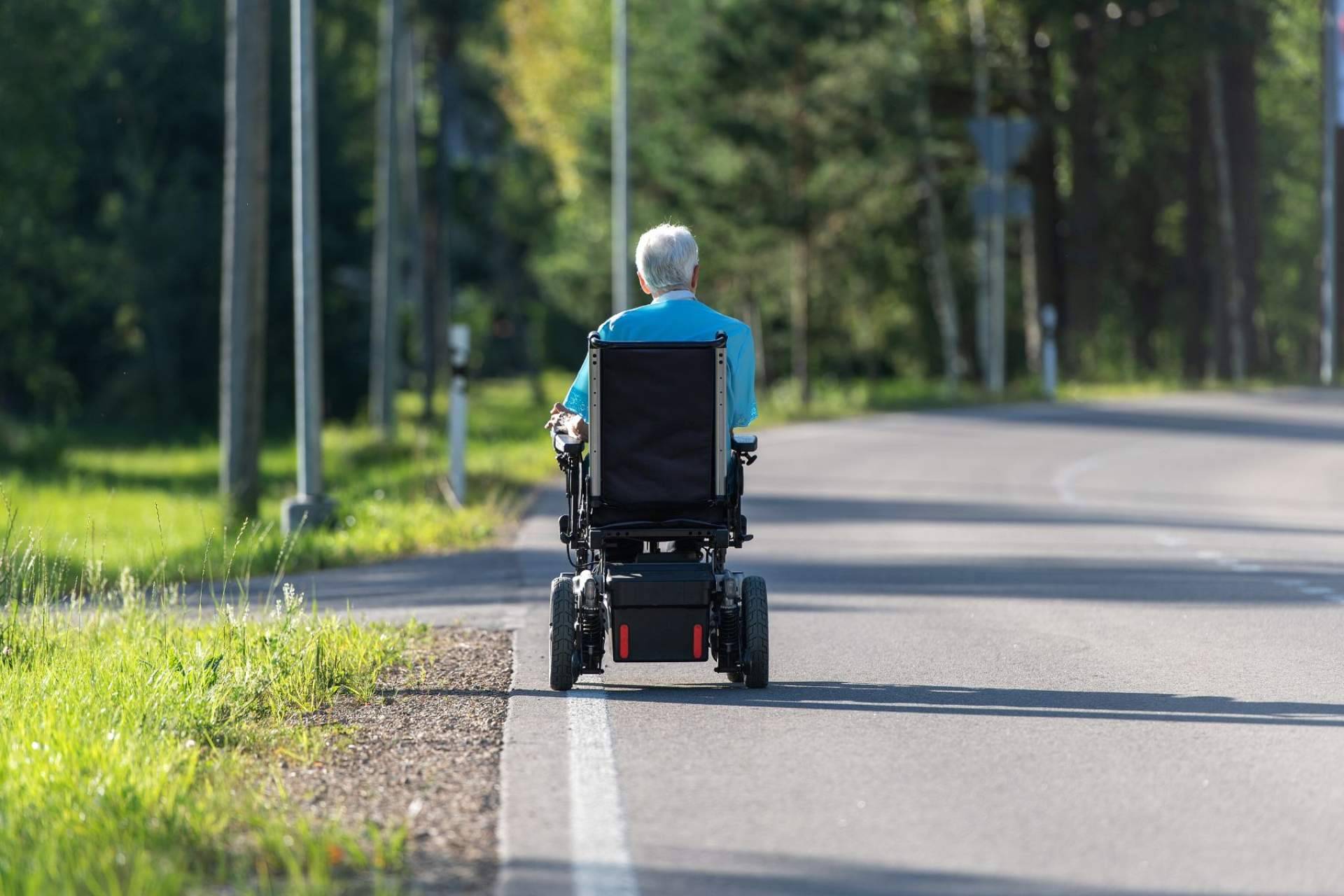 ¿Qué características ofrece la silla movilidad reducida de Mobility-Vida?