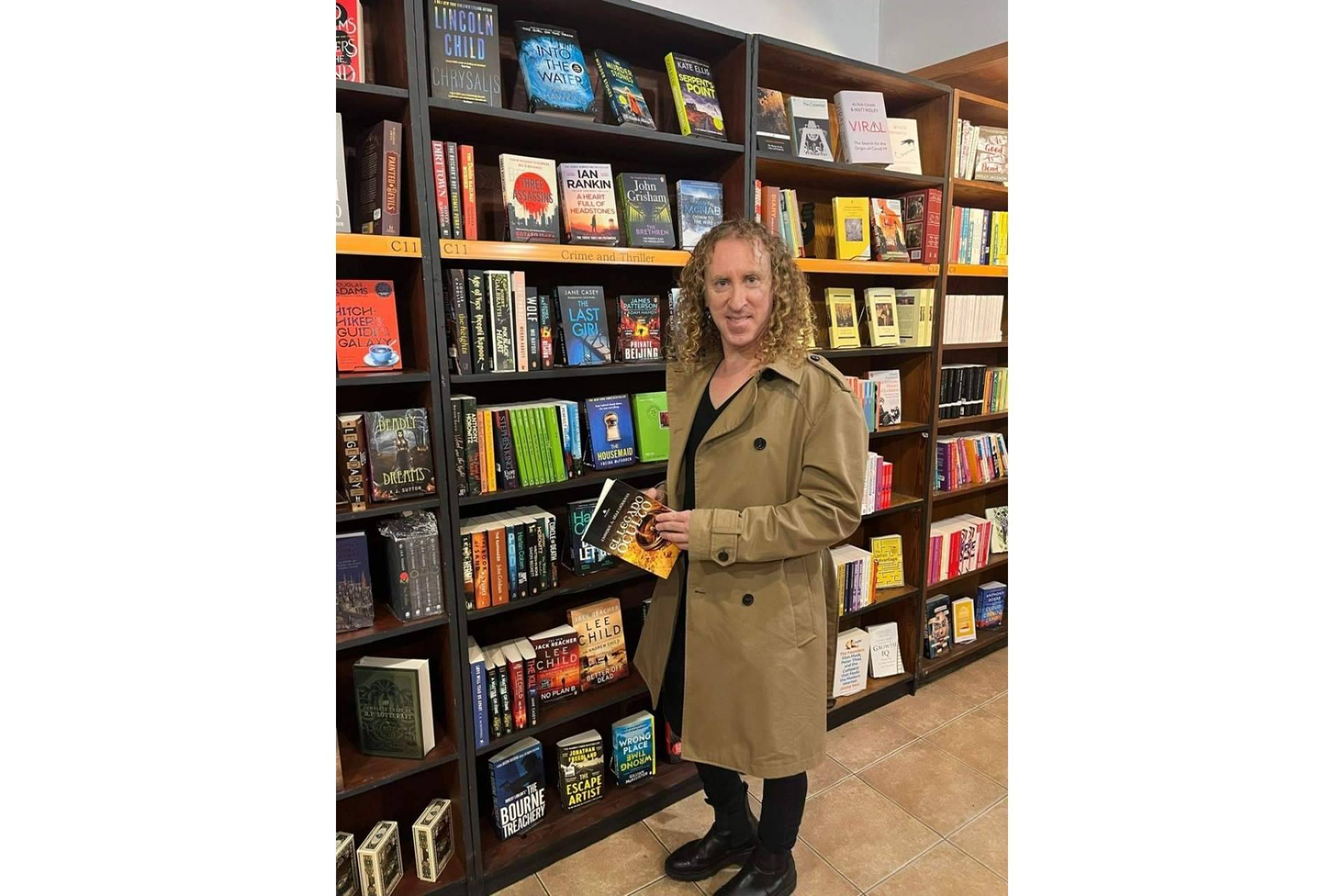 Enrique Díaz publica ‘El legado oculto’, una novela de misterio, perfecta para ‘escapar de la realidad’