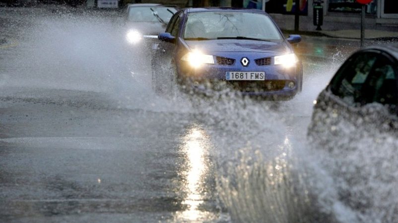 lluvia conducir coche 1 Merca2.es