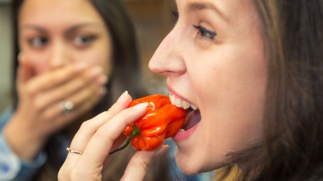 ¿Te gusta el picante? Esto es lo que le pasa a tu cuerpo si lo tomas a menudo